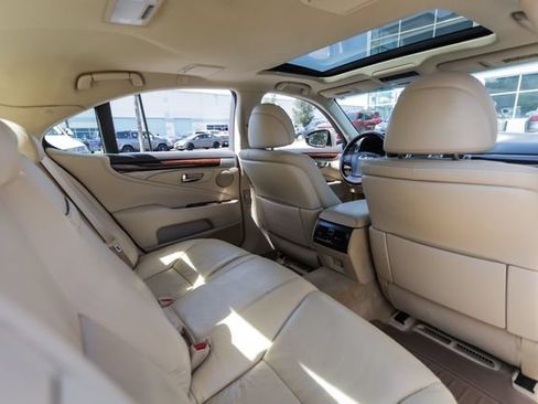 Used 2014 Lexus LS 460 AWD w/ Comfort Package image 53