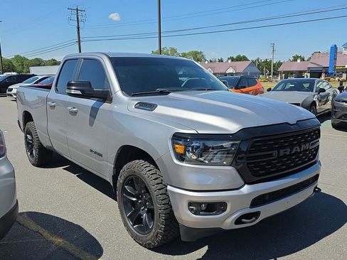 Used 2022 RAM 1500 Big Horn AWD/4WD image 3