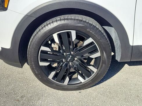 Certified 2025 Kia Telluride SX FWD image 5