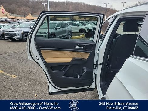 Certified 2022 Volkswagen Atlas Cross Sport SE w/ Panoramic Sunroof Package image 48