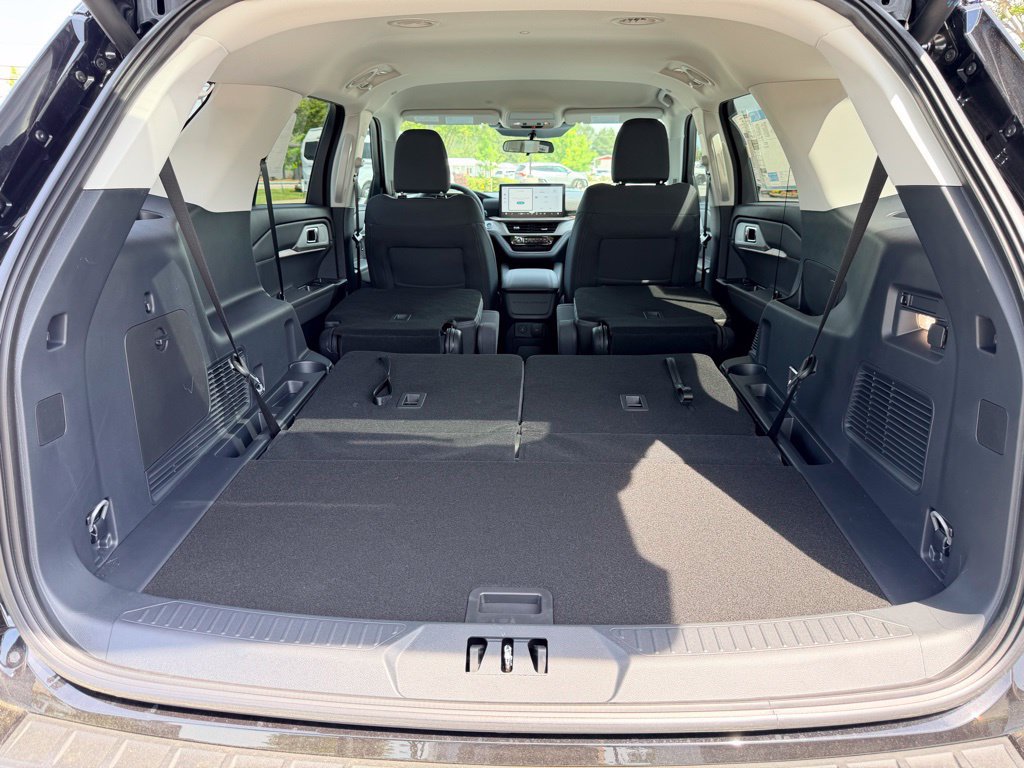 New 2026 Ford Explorer Active RWD image 29