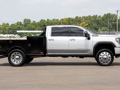 Used 2022 GMC Sierra 3500 Denali w/ Denali Ultimate Package AWD/4WD image 10