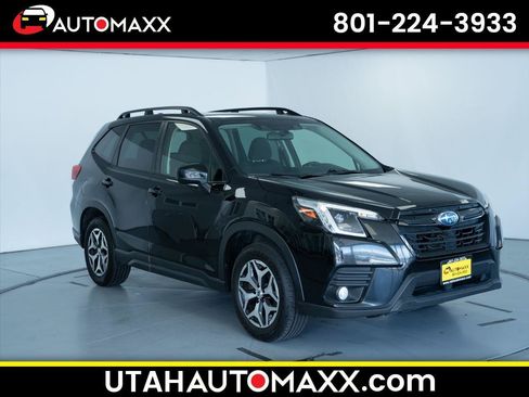 Used 2023 Subaru Forester Premium AWD/4WD image 1