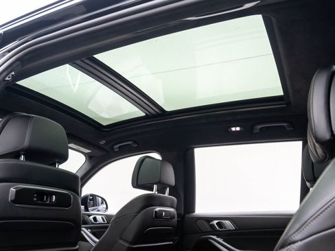 Certified 2025 BMW X7 xDrive40i w/ Executive Package image 29