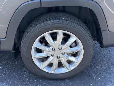 Used 2016 Jeep Cherokee Limited w/ Luxury Group FWD image 10