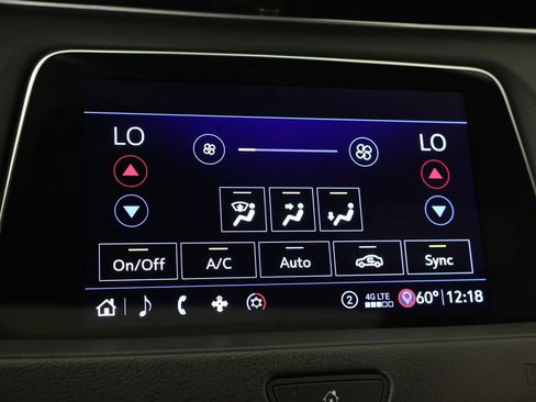Used 2020 Cadillac XT4 Premium Luxury w/ Cold Weather Package AWD/4WD image 50