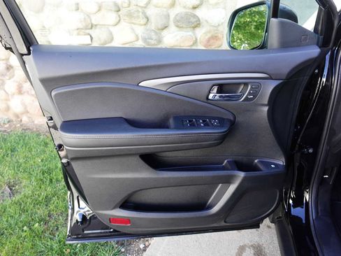 Used 2023 Honda Ridgeline RTL image 10
