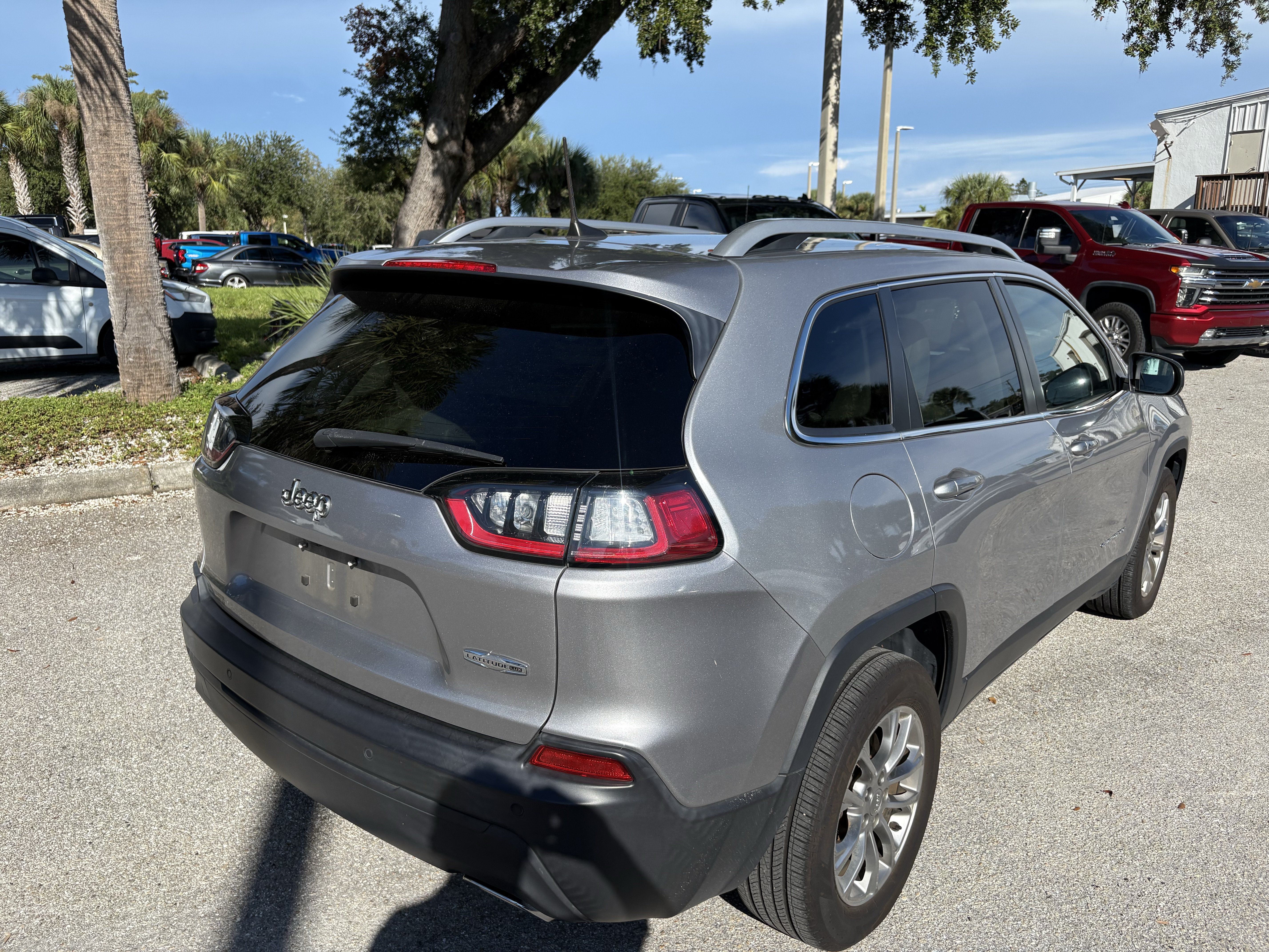 Used 2021 Jeep Cherokee Latitude Lux FWD image 7