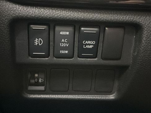 Used 2019 Nissan Titan SL w/ Midnight Edition AWD/4WD image 33