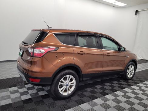 Used 2017 Ford Escape SE AWD/4WD image 10