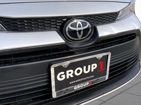 Used 2025 Toyota Corolla LE FWD image 29
