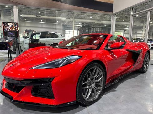 Used 2024 Chevrolet Corvette Z06 RWD image 17