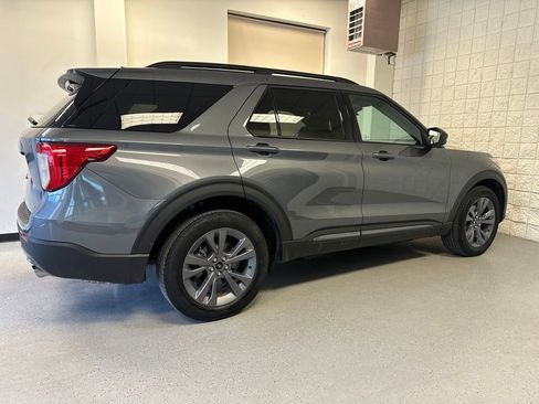 Used 2023 Ford Explorer XLT w/ Equipment Group 202A AWD/4WD image 43