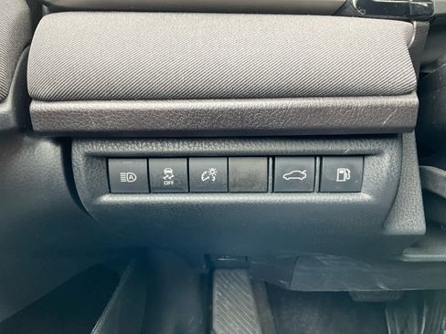 Used 2025 Toyota Camry LE image 18