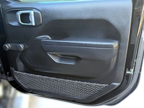 Used 2022 Jeep Wrangler Sport image 20