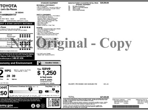 Used 2021 Toyota Camry SE image 2