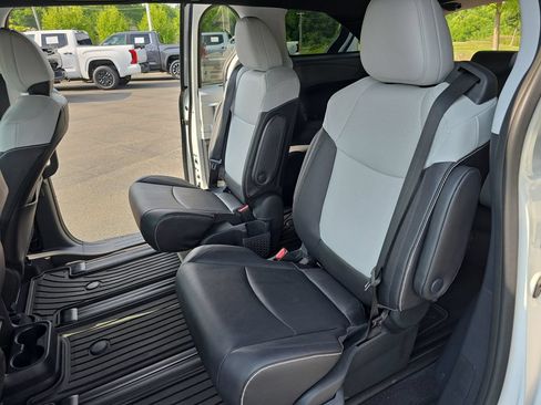 Certified 2025 Toyota Sienna XSE AWD/4WD image 18