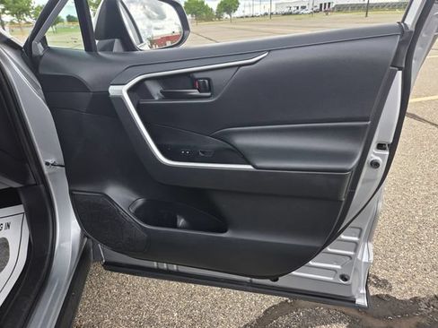 Used 2019 Toyota RAV4 LE w/ Carpet Mat Package AWD/4WD image 34