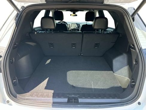 Used 2023 Chevrolet Equinox RS FWD image 9
