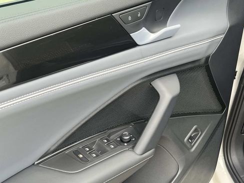 New 2026 Volkswagen Tiguan SEL R-Line AWD/4WD image 11