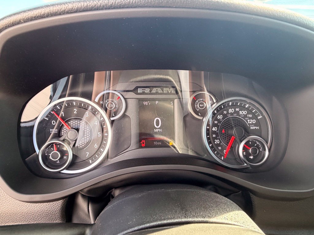 New 2026 RAM 1500 Express AWD/4WD image 23