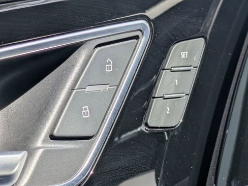 Used 2024 Audi Q4 e-tron Premium Plus AWD/4WD image 37