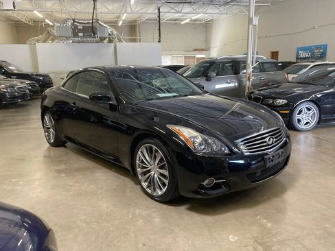 Used 2013 INFINITI G37 Convertible w/ Premium Pkg RWD image 3