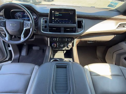 Used 2022 Chevrolet Tahoe Z71 w/ Luxury Package AWD/4WD image 26
