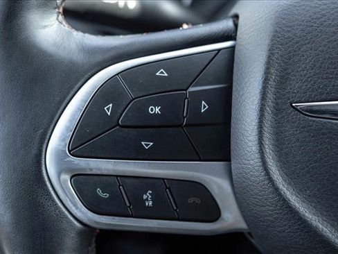 Used 2019 Chrysler Pacifica Touring-L Plus image 14