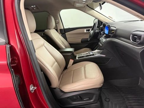 Used 2020 Ford Explorer XLT w/ Equipment Group 202A image 32