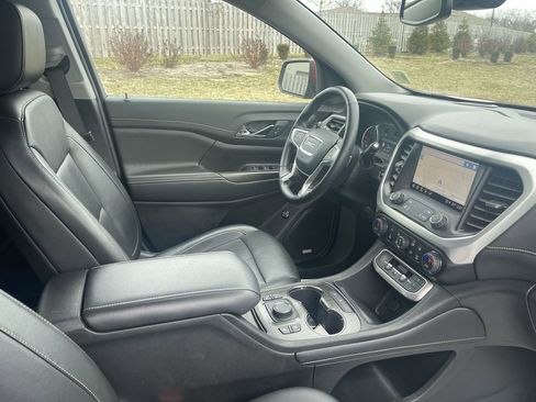 Used 2023 GMC Acadia SLT image 33