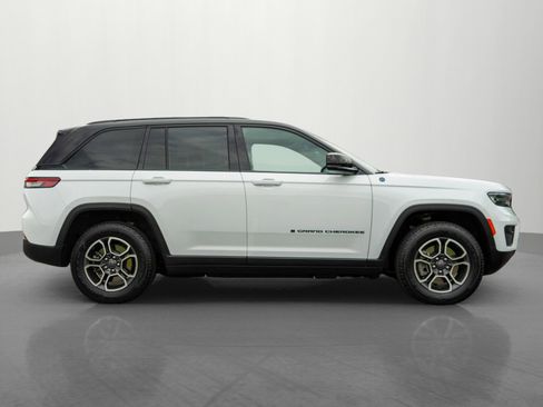 Used 2022 Jeep Grand Cherokee Trailhawk w/ Luxury Tech Group III AWD/4WD image 8