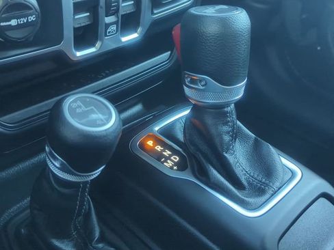Used 2025 Jeep Wrangler Unlimited Sport AWD/4WD image 20