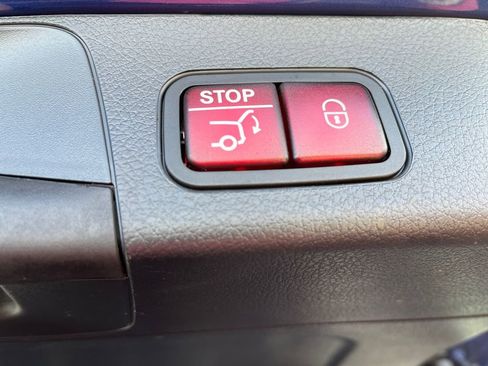 Certified 2025 Mercedes-Benz GLB 250 4MATIC image 21