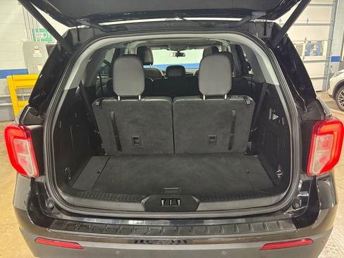 Certified 2022 Ford Explorer XLT w/ Equipment Group 202A image 29