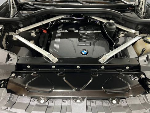 Used 2022 BMW X7 xDrive40i image 45