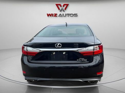 Used 2017 Lexus ES 350 w/ Premium Package FWD image 4