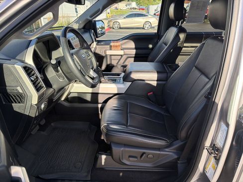 Used 2020 Ford F150 Lariat w/ Equipment Group 502A Luxury AWD/4WD image 11