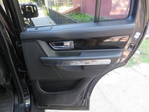 Used 2011 Land Rover Range Rover Sport HSE LUX AWD/4WD image 28