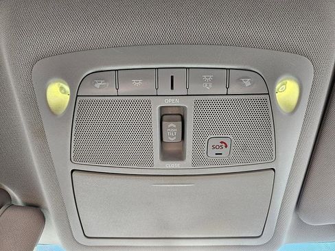 Used 2016 Nissan Rogue SL w/ SL Premium Package image 20