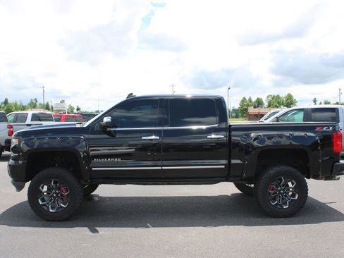 Used 2018 Chevrolet Silverado 1500 LTZ Z71 w/ LTZ Plus Package AWD/4WD image 6