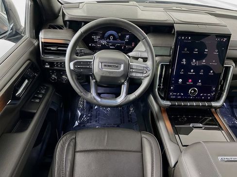 Used 2025 GMC Yukon XL Denali AWD/4WD image 23