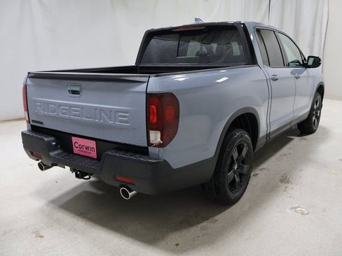 New 2026 Honda Ridgeline Black Edition image 4