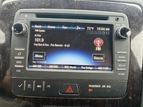 Used 2016 Chevrolet Traverse LT w/ Style and Technology Package FWD image 31