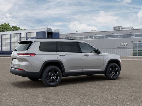 New 2026 Jeep Grand Cherokee L Limited AWD/4WD image 4