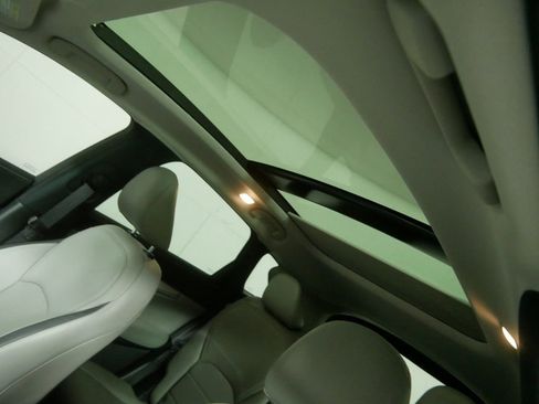 Used 2024 INFINITI QX50 Sensory image 12