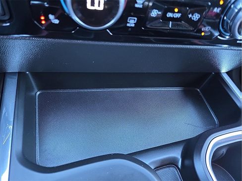 Used 2024 GMC Sierra 1500 SLT image 15