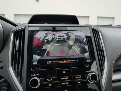 Used 2020 Subaru Crosstrek 2.0i Limited image 3