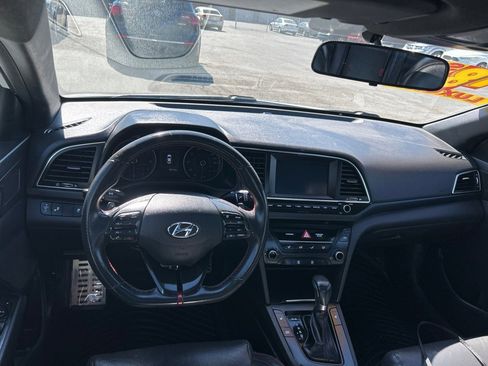 Used 2018 Hyundai Elantra Sport image 13
