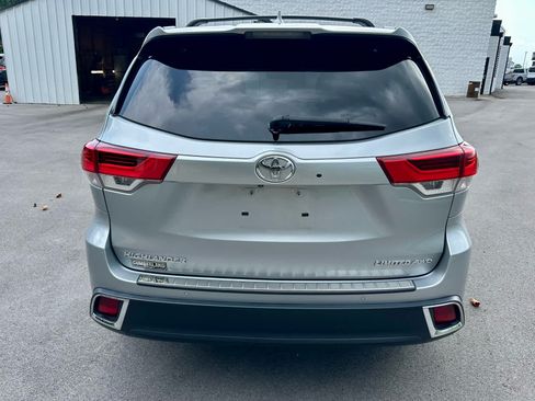 Used 2017 Toyota Highlander Limited Platinum AWD/4WD image 6